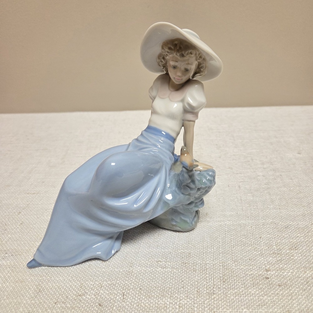 Nao By Lladro Girl Figurine In Blue Skirt With Hat & Bird Handmade In Spain 565